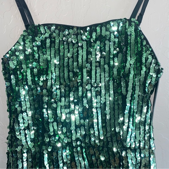Lulus NWT Hit The Dance Floor Body Con Sequin Sleeveless Mini Dress πππ - Picture 12 of 17